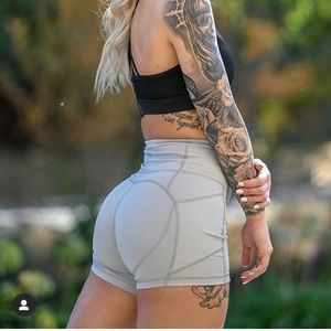 TYC high waist limited shorts (effortless)